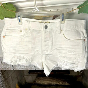 We The Free size women’s 29 white distressed denim shorts